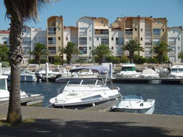Chalet pour 3 personnes, avec terrasse, animaux acceptés à Gruissan