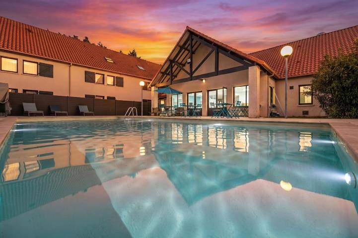 Hôtel pour 2 personnes, avec piscine et jardin à Saint-Laurent-des-Vignes