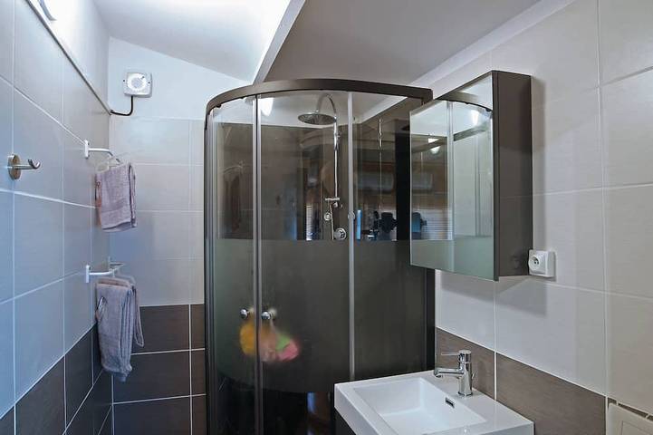 Gîte pour 2 personnes à Camaret-sur-Aigues - 2