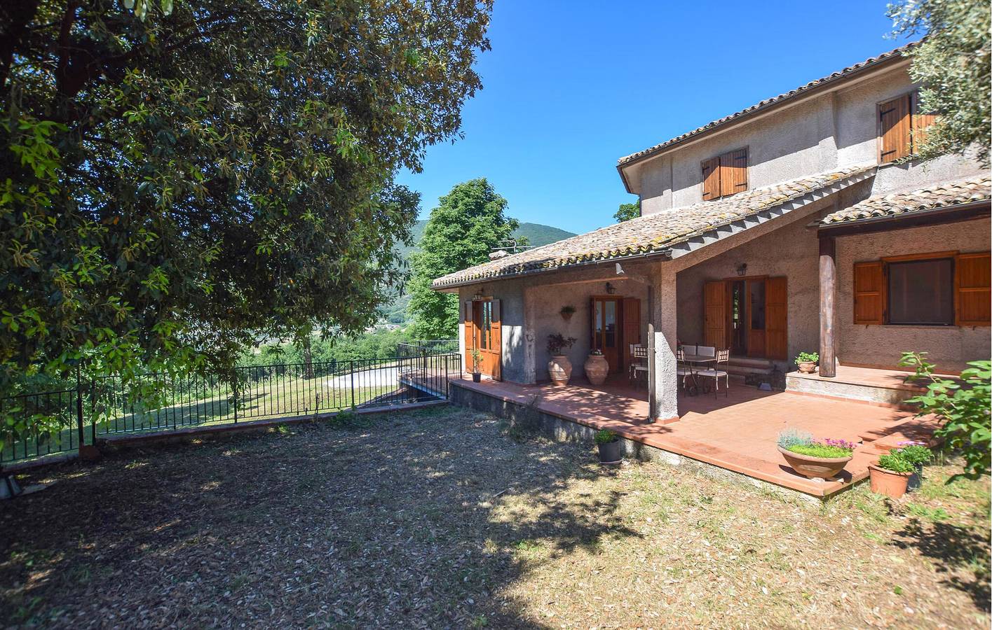 Gemütliche 2-Zimmer-Wohnung mit Pool und Garten in der Nähe des Stadtzentrums von Configni in Configni, Rieti Provinz