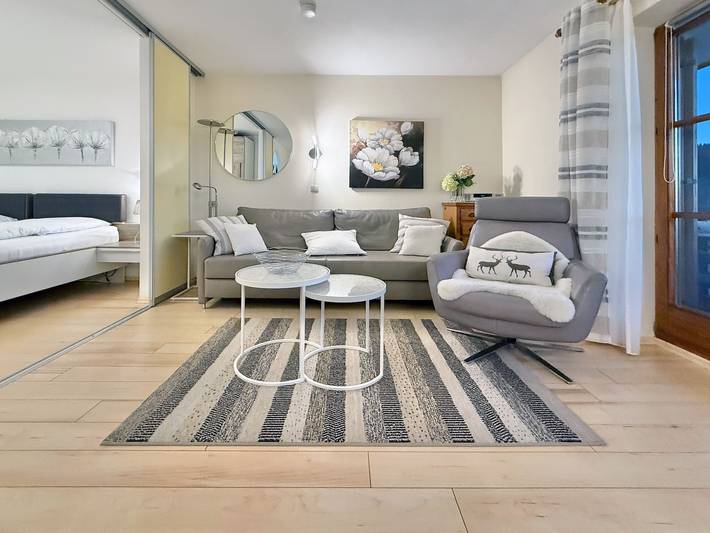 Ferienwohnung für 3 Personen, mit Balkon und Garten sowie Ausblick in Seeg