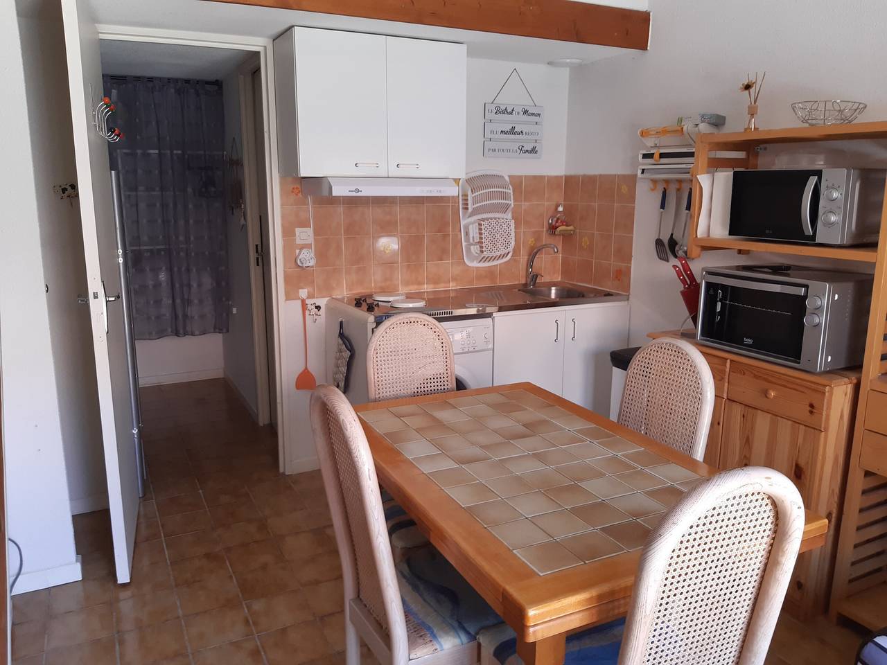 **Charmante Villa Climatisée 4P Face au Lac, Terrasse, Parking, 800m Plage, Proche Commerces** in Port Leucate, Leucate