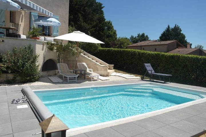 Gîte pour 8 personnes, avec piscine, adapté aux familles à Puy-l'Évêque - 2
