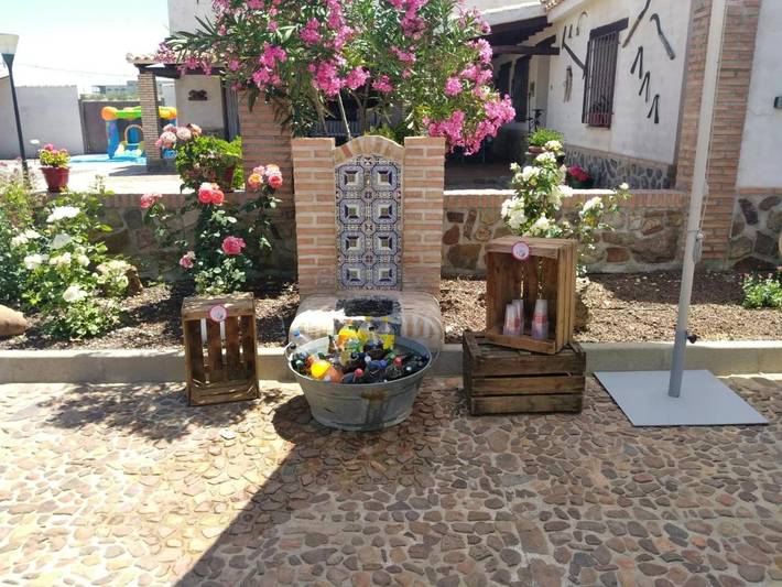 Casa de vacaciones para 12 personas, con piscina además de vistas y jardín, Se admiten mascotas en Montes de Toledo - 2