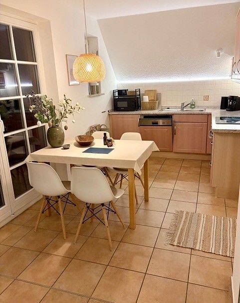 Ganze Wohnung, Komfortable Ferienwohnung mit Balkon, Kaminofen in Born a. Darß in Born a. Darß, Born am Darß