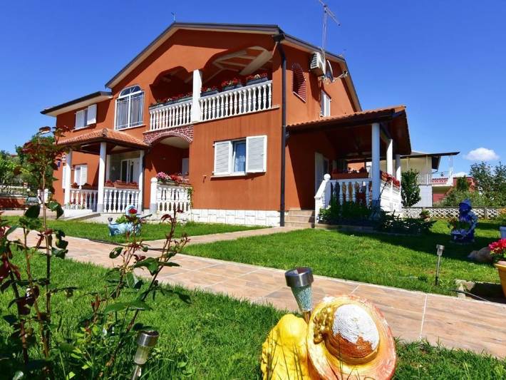 Apartament wakacyjny dla 5 osób, z ogród, zwierzęta dozwolone w Kanegra