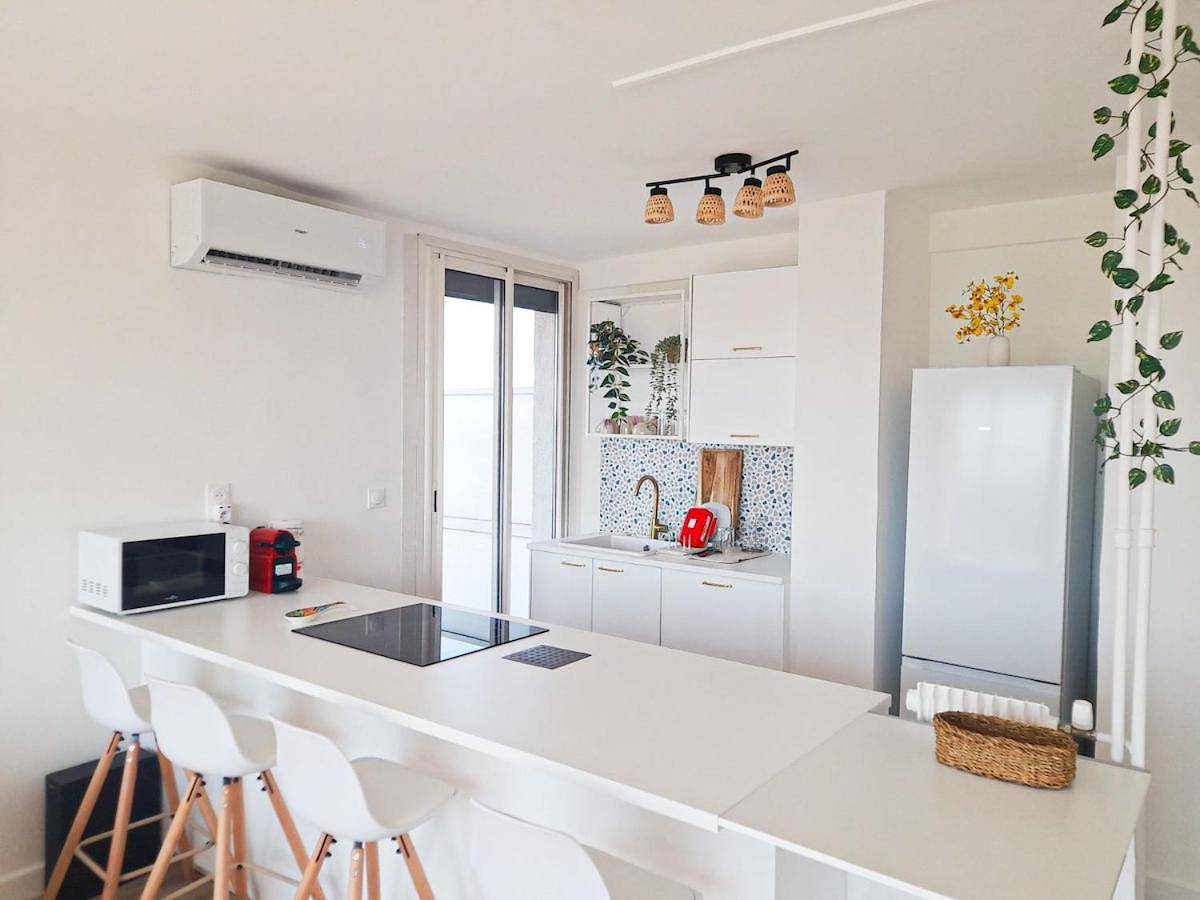 Appartement entier, Two-Bedroom Apartment in Port-de-Bouc, Côte méditerranéenne (France)