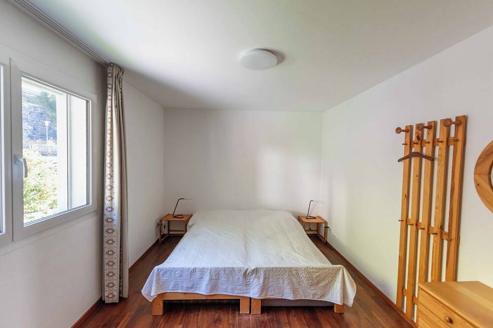 Ganze Wohnung, Mengelt, (Splügen). in Rheinwald, Hinterrhein