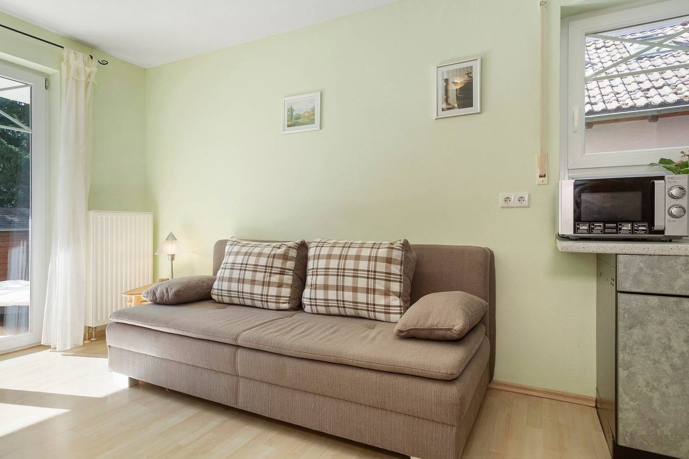 Appartement entier, Appartement de vacances 'Jacqueline' avec terrasse privée, jardin commun et Wi-Fi in Unteruhldingen, Uhldingen-Mühlhofen