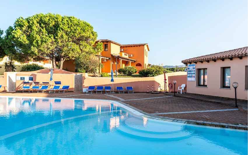 Appartamento intero, Appartamento per vacanze con terrazza e piscina condominiale in Lu Lamoni, Vignola Mare