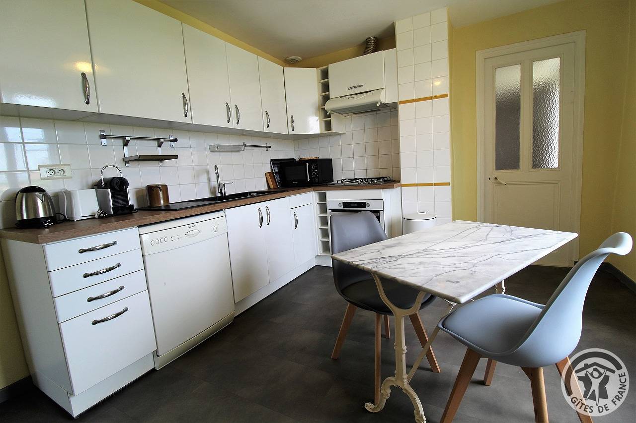 Les Gîtes de la Tour - Petit Gîte in Saint-Jean-de-Touslas, Lyon et ses environs