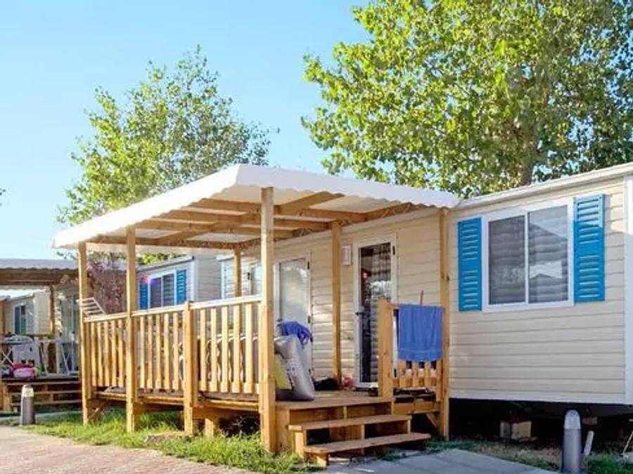 Hu Altomincio village - Mobilhome 8 personnes - Classic | 3 Ch. | 6/8 Pers. | Terrasse surélevée | Clim. in Valeggio sul Mincio, Province de Vérone