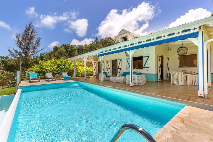 Location de vacances pour 9 personnes, avec jardin ainsi que piscine et terrasse à Le Vauclin - 4