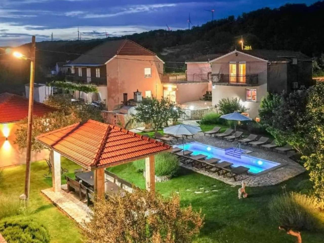 Villa Popovića Dvori - Six Bedroom Villa with Pool in Šestanovac, Makarska Riviera