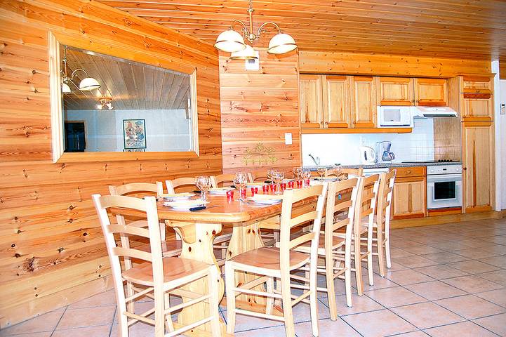 Gîte pour 10 personnes, avec Balcon ainsi que Terrasse et Sauna dans Office De Tourisme De Champagny En Vanoise - 3