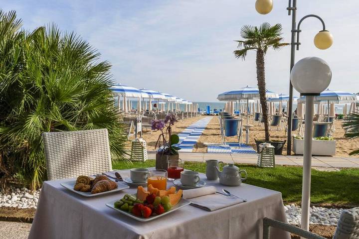Hotel für 2 Personen, mit Garten und Terrasse in Lido di Jesolo