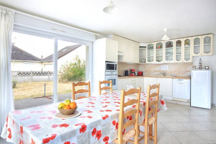 Location de vacances pour 6 personnes, avec jardin et terrasse à Denneville - 2