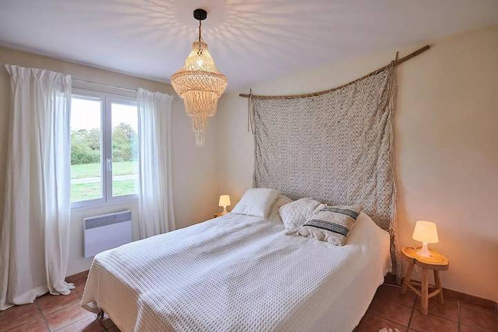 Location de vacances pour 8 personnes, avec terrasse, animaux acceptés à Vasles - 2