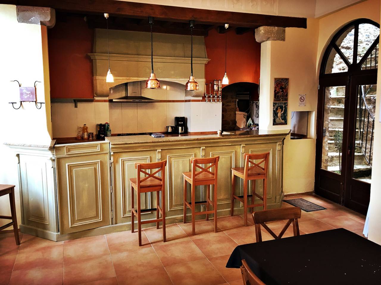 La Maison De Traverse – Casa con Encanto en Cordes-sur-Ciel con Terraza y Aire Acondicionado in Cordes-sur-Ciel, Región de Albi