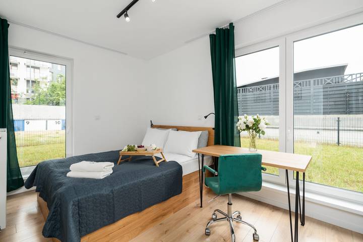 Entire apartment, Cozy Apartment with Garden | Private Parking in Poznan, Greater Poland