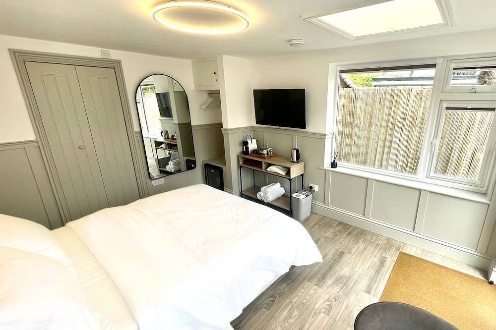 Entire apartment, Newly refurbished: The Cabin at No. 12 in Exeter, Devon