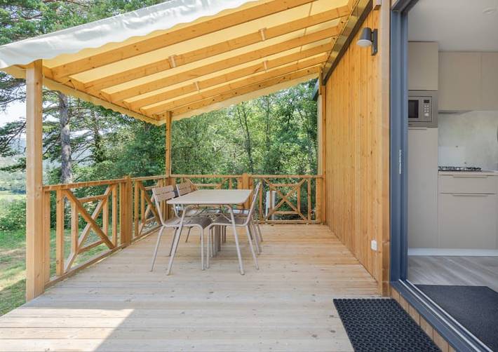 Caravane pour 4 personnes, avec Balcon/Terrasse ainsi que Terrasse et Sauna à Nant - 2