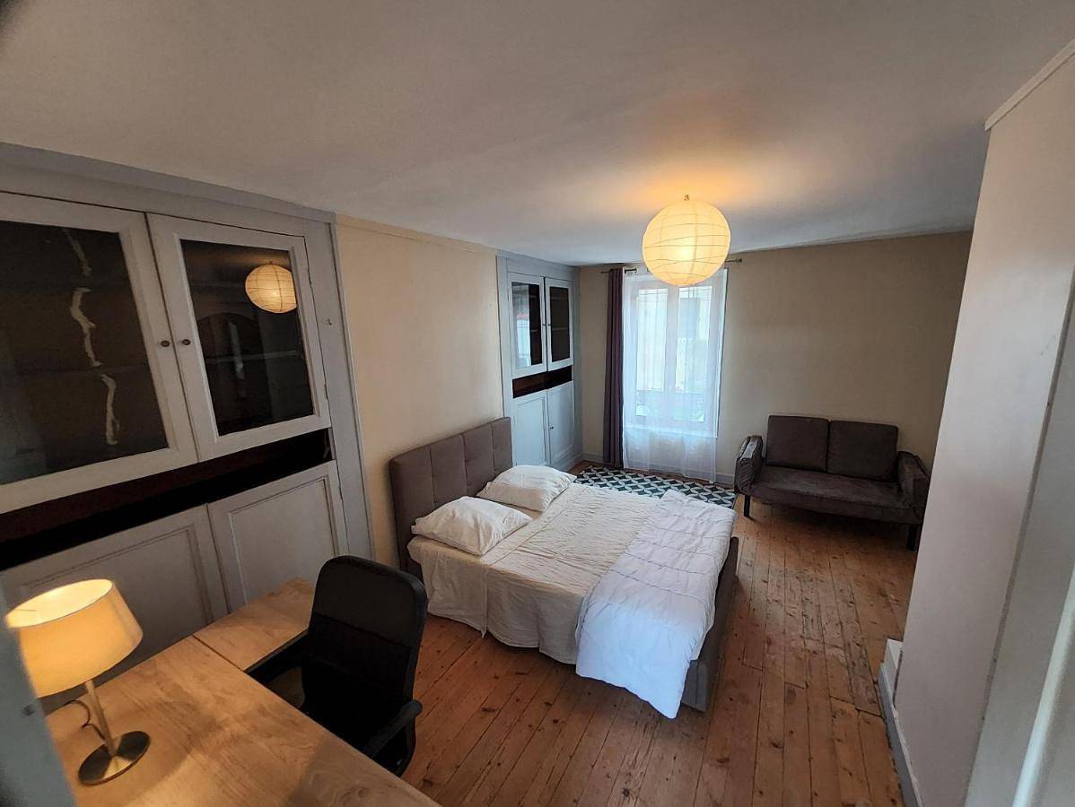Charmante Briarde simple et de bon goût, avec Terrasse et Jardin - 4 à10 personnes in Villiers-sur-Morin, Seine-et-Marne