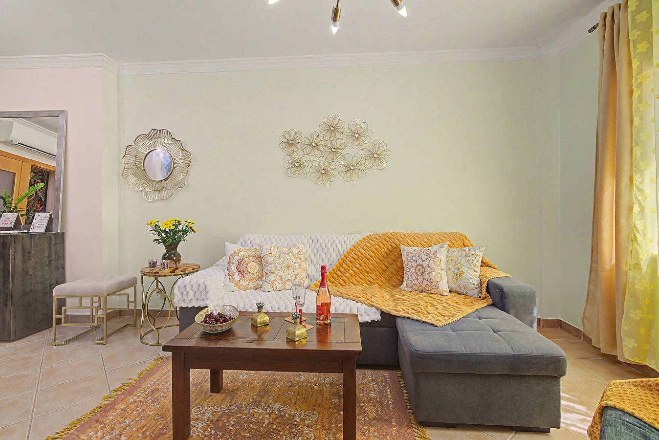 Ganze Wohnung, Apartment 'Magnolia' mit privater Terrasse, Wlan und Klimaanlage in Tavira, Tavira (Santa Maria)