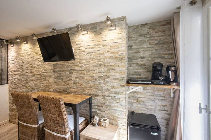 Studio entier, Chambre climatisée à 10 min du Vieux-Port & Panier in Marseille, Côte méditerranéenne (France)