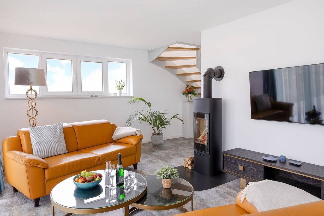 Gemütliches Ferienhaus Neukamp 17D Schilfhütte in ruhiger Lage am See in Wreechen, Putbus