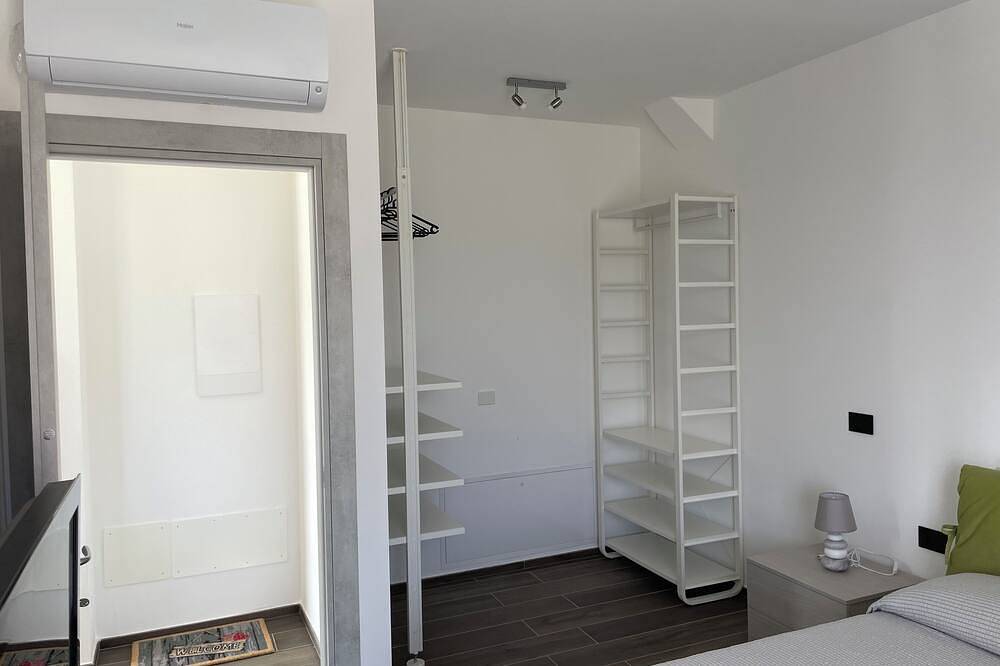 New and cozy hillside cottage with panoramic views in Finale Ligure, Finale Ligure Gemeinde