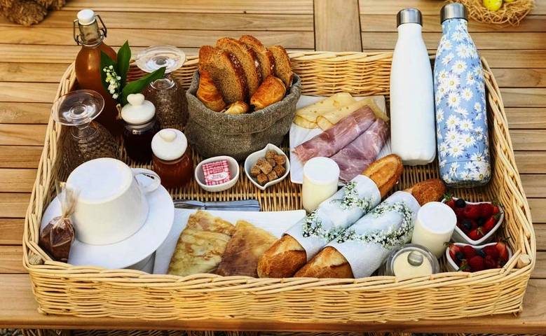 Gîte pour 2 personnes, avec vue et jardin à Saint-Quay-Perros - 4