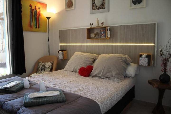 Apartamento de vacaciones para 2 personas, con vistas y jardín además de terraza y piscina - 1