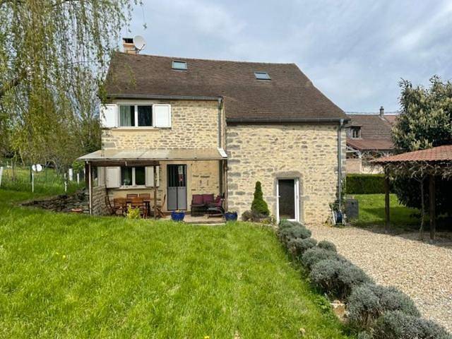 Location de vacances pour 6 personnes, avec Terrasse ainsi que Jardin et Vue à Change
