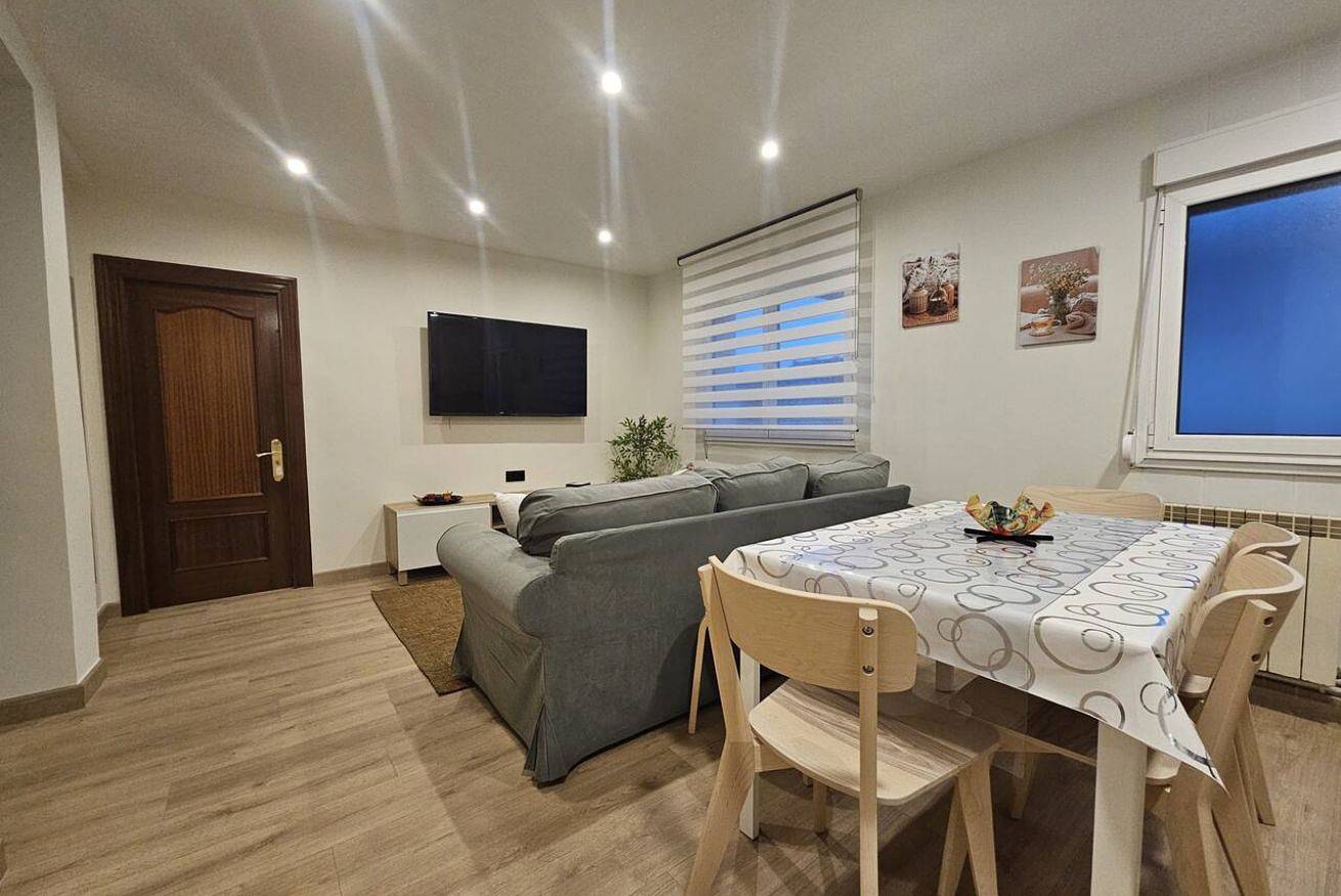 Apartamento entero, 1A111 Apartamento moderno de 3 dormitorios. in Gijón, Costa Verde