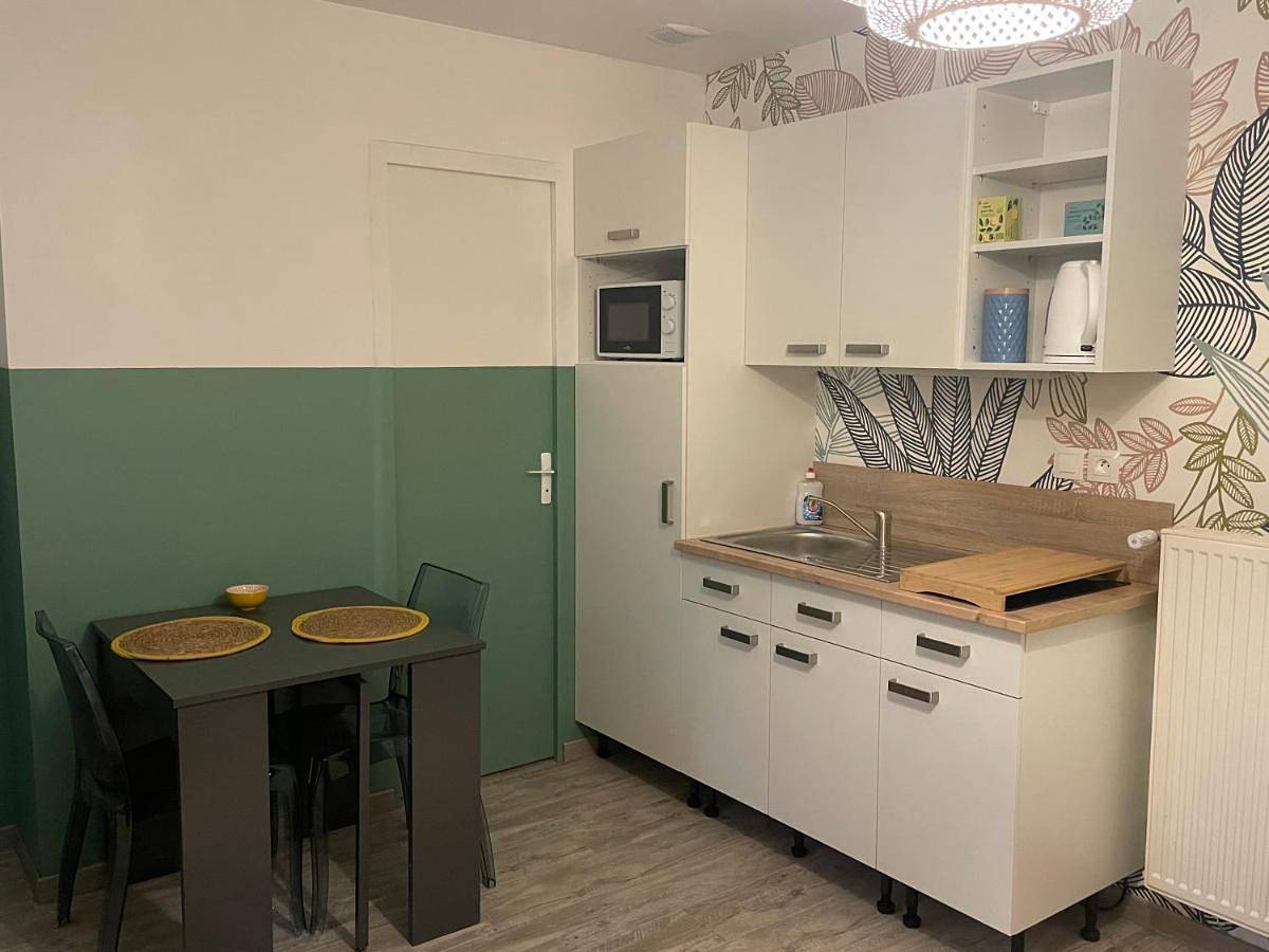 Appartement entier, One-Bedroom Apartment in Dury, Région d'Amiens