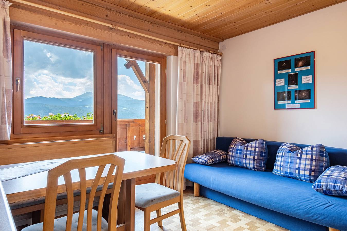 Ganze Wohnung, Apartment 'Gamperhof Planet' mit Bergblick, Gemeinschaftsgarten und Whirlpool in Karneid, Dolomiti Superski