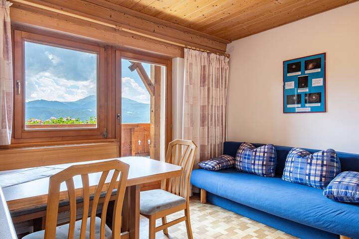 Hel lägenhet, Apartment 'Gamperhof Planet' with Mountain View, Shared Garden and Whirlpool in Karneid, Dolomiti Superski