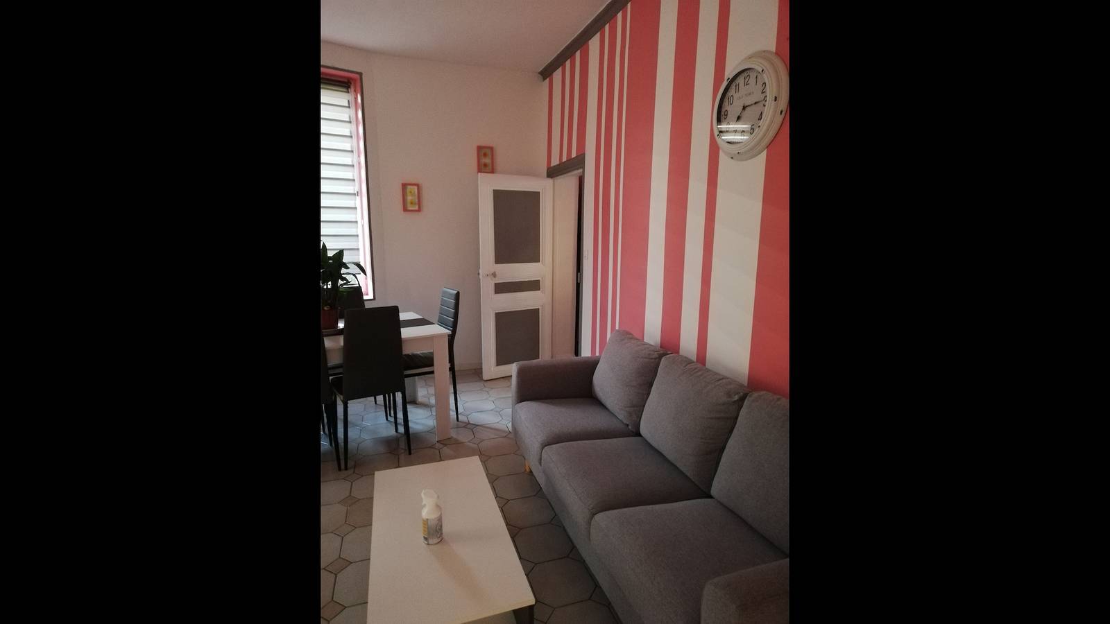 Sweet Garden House - charmant jardin in La Fère, Aisne