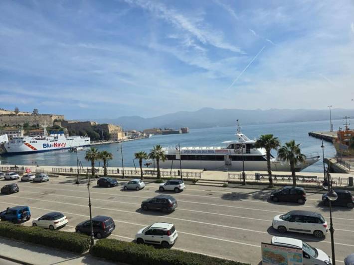 Ganze Ferienwohnung, Ferienwohnung für 4 Personen mit Balkon in Spiaggia delle Ghiaie, Portoferraio