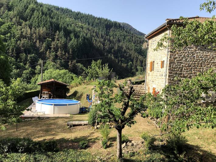 Gîte pour 8 personnes, avec piscine, adapté aux familles