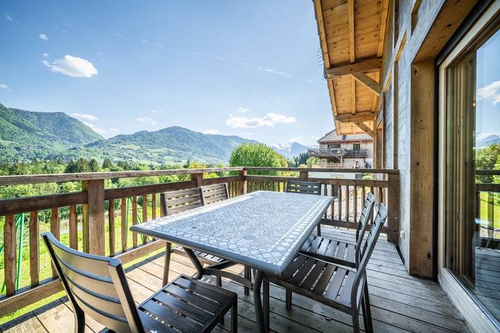 Gîte pour 6 personnes, avec vue sur le lac et jardin