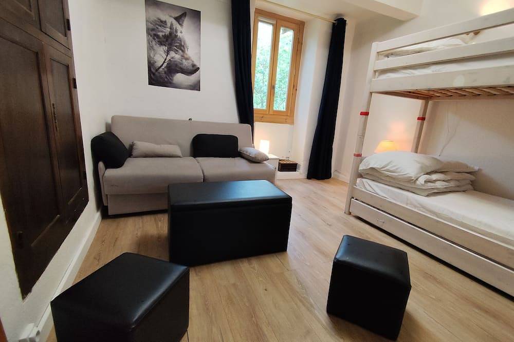 Appartement entier, Gîte Noryema pour 4 pers, pied de ville Lumineux et spacieux, 27m2, tout équipé in Entraunes, Région de Nice