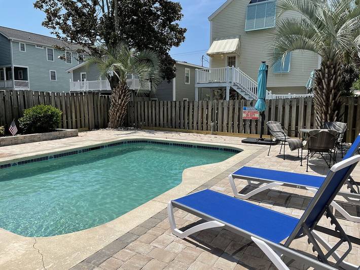 Vacation house for 10 people, with balcony in Surfside Beach