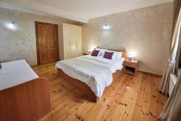 Villa für 5 Personen in Petrovac na Moru, Montenegro, Bild 2