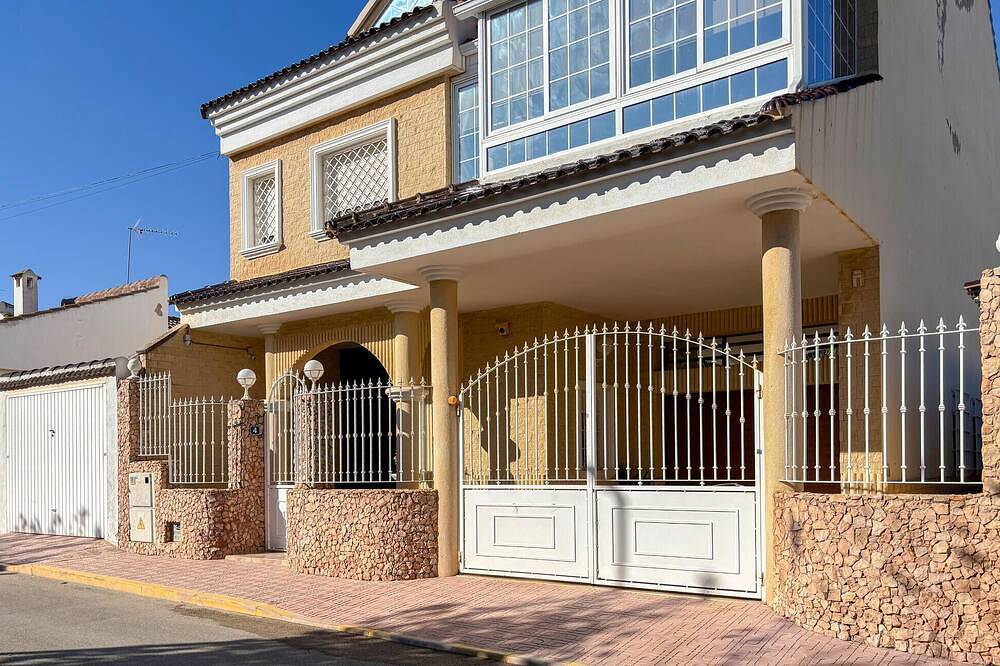 Nice home in fuente álamo with Wifi in Golf Resorts Murcia, Fuente Álamo de Murcia