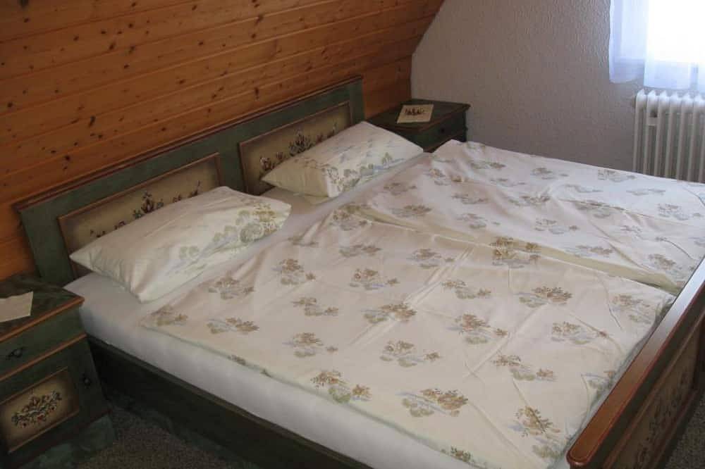 Ganze Wohnung, Liebevoll eingerichtete Ferienwohnung mit exklusiven Voglauer-Möbeln in Miltenberg, Fränkisches Weinland