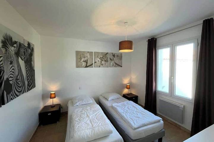 Location de vacances pour 6 personnes, avec jardin ainsi que balcon et piscine dans Plage de la Cible - 4