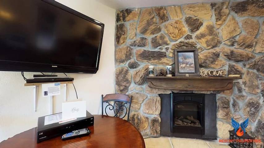 Vacation rental for 6 people, with pool and balcony in Angel Fire