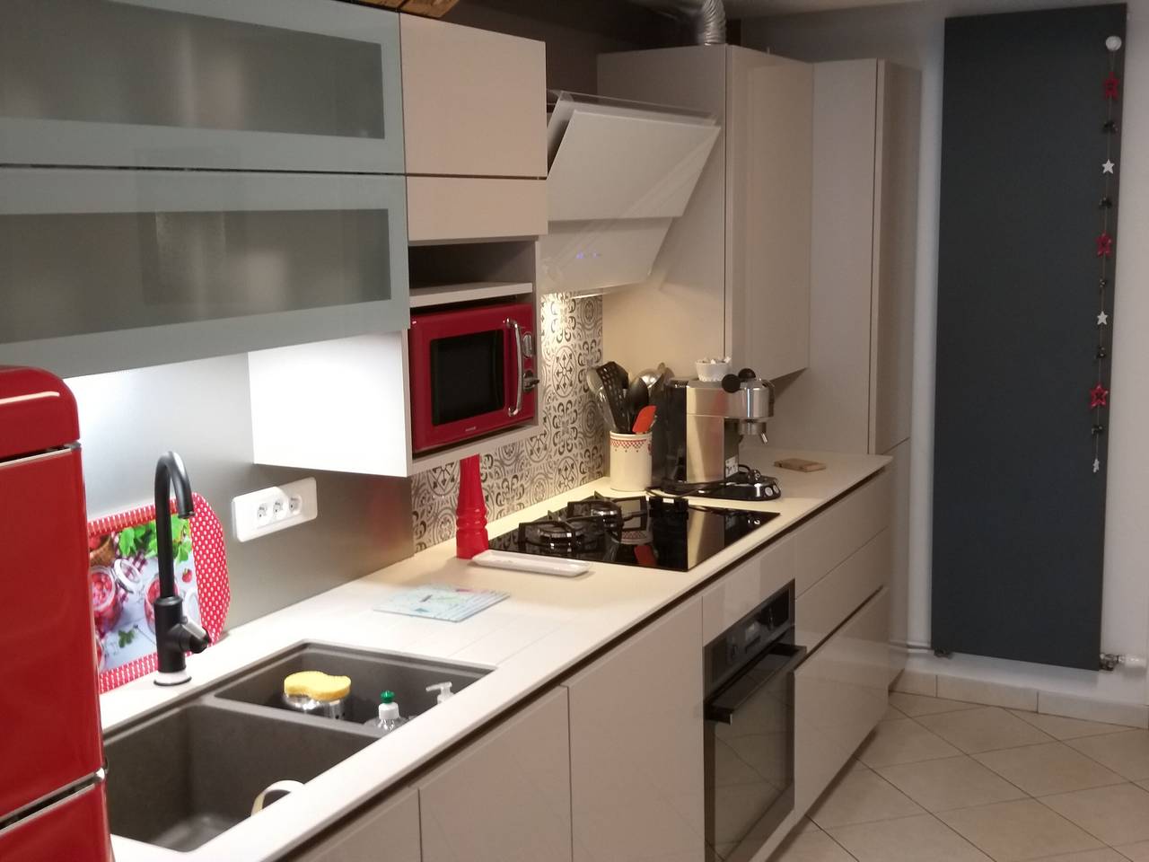 Appartement entier, Charmant gîte au rez-de-chaussée avec cour fleurie, centre historique du Croisic, plage à 900m in Le Croisic, Côte d'Amour